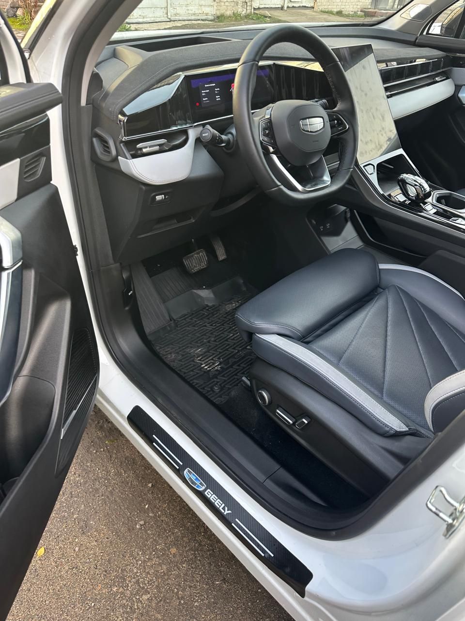 {{ obProduct.name }}