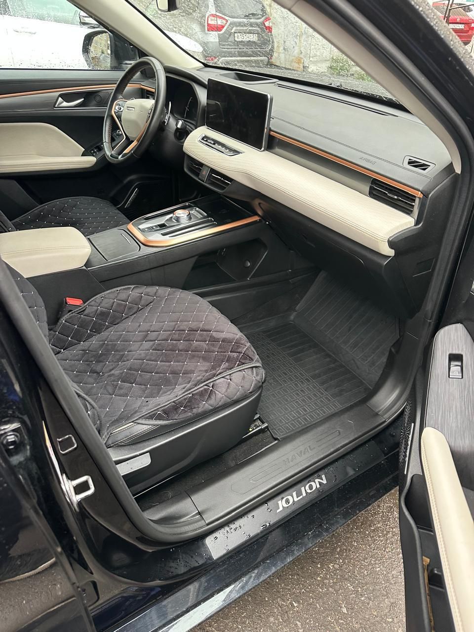 {{ obProduct.name }}