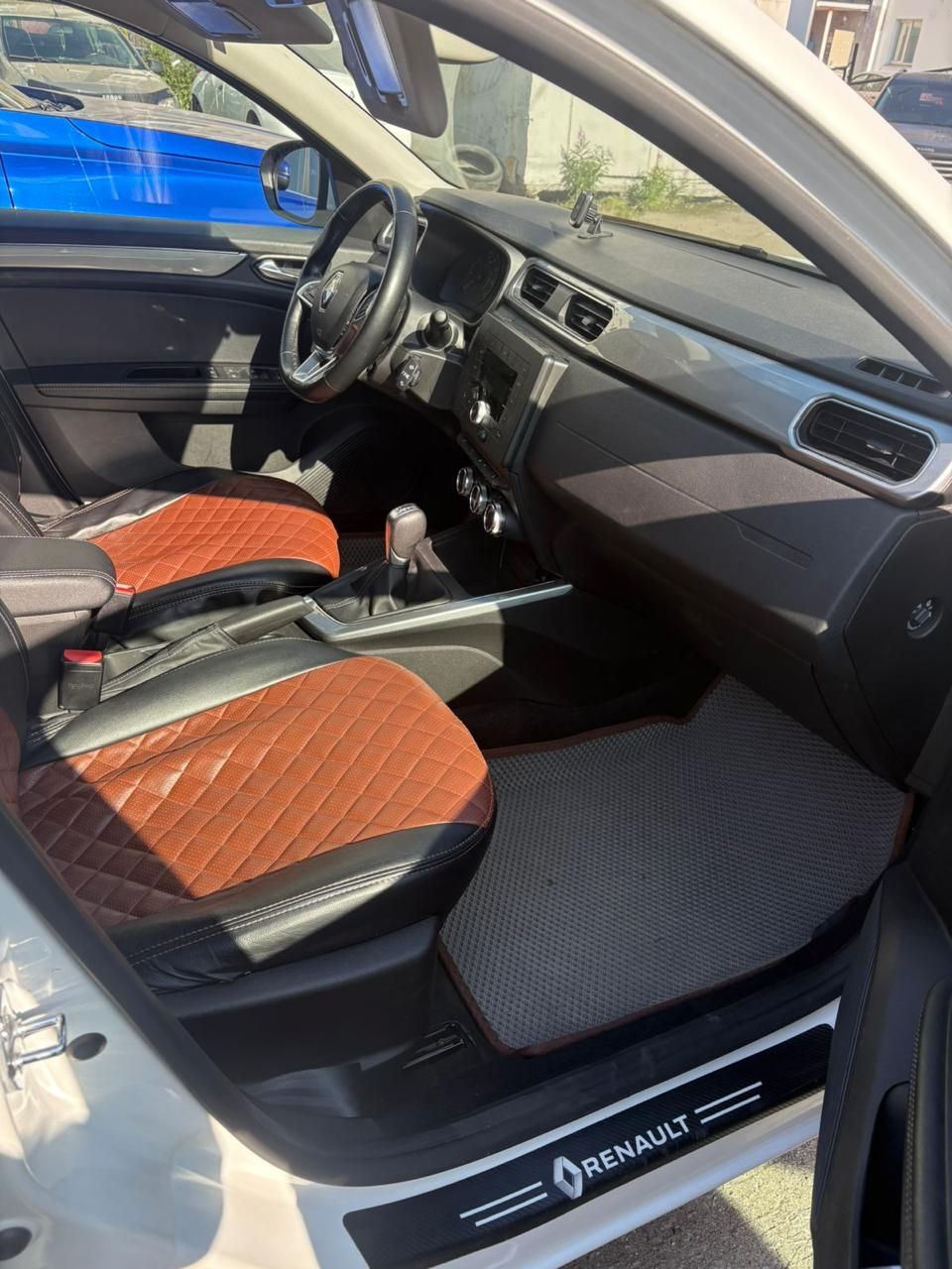 {{ obProduct.name }}