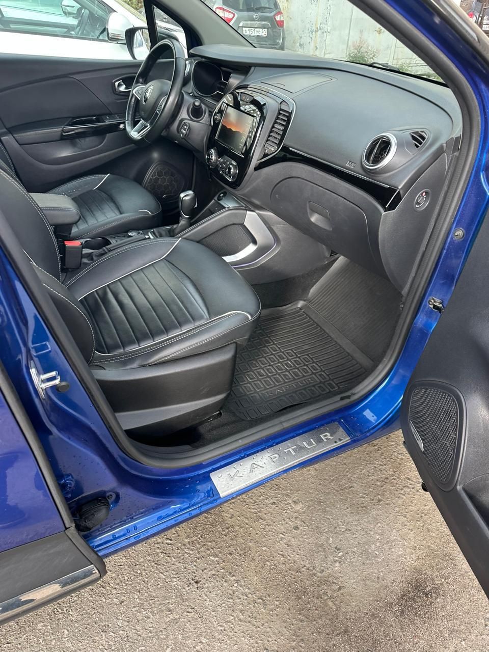 {{ obProduct.name }}