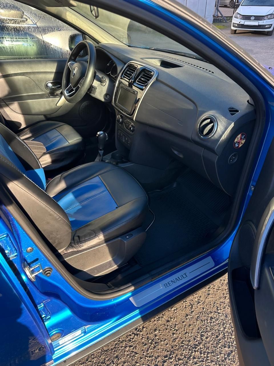 {{ obProduct.name }}