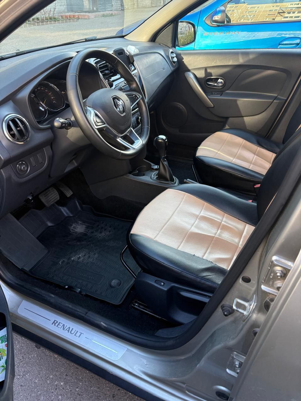 {{ obProduct.name }}