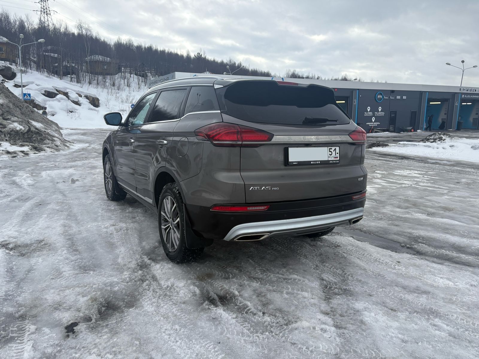 {{ obProduct.name }}