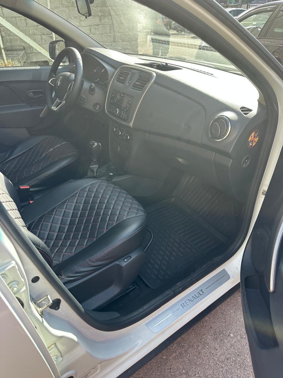 {{ obProduct.name }}