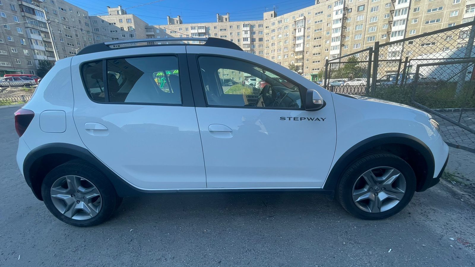 {{ obProduct.name }}