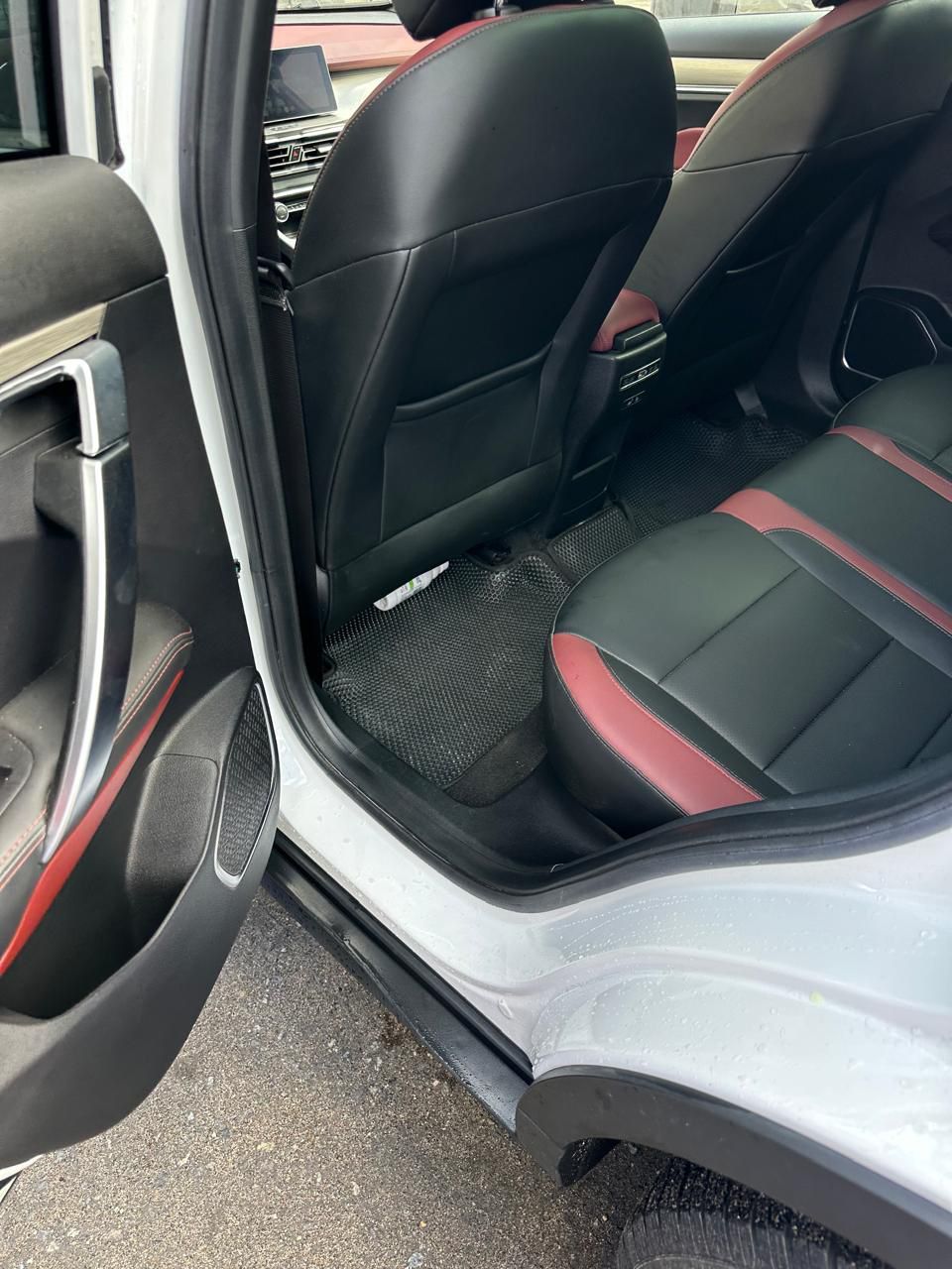 {{ obProduct.name }}