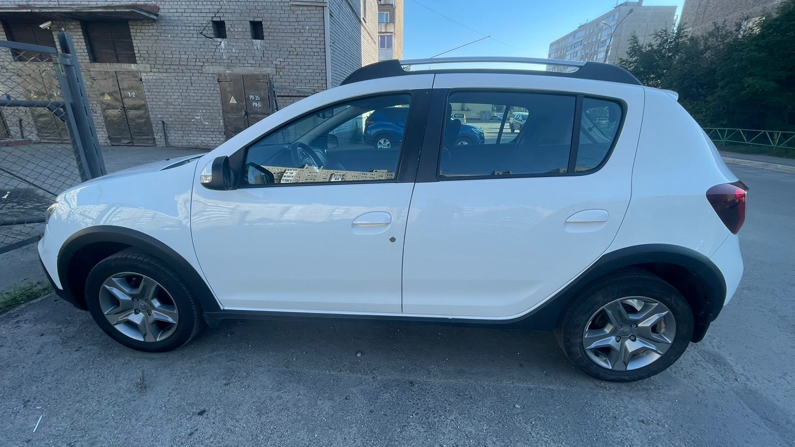 {{ obProduct.name }}