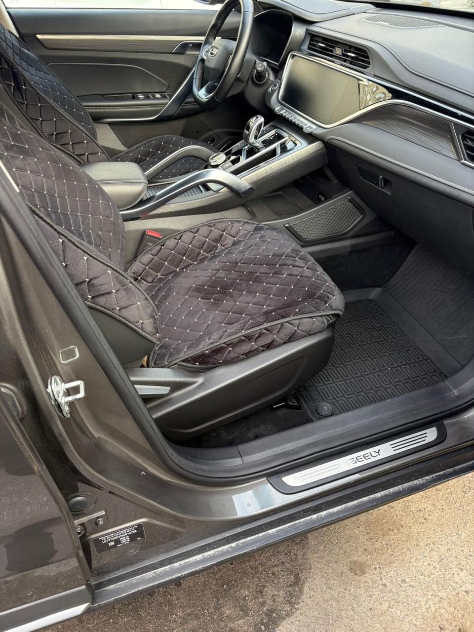 {{ obProduct.name }}